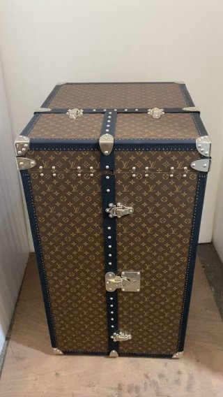 Draw-bar box Draw-bar box