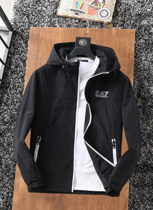 Hoodies & Sweatshirts