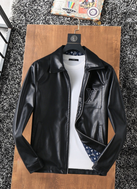 Hoodies & Sweatshirts