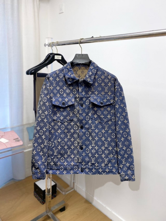 Coats & Jackets Coats & Jackets