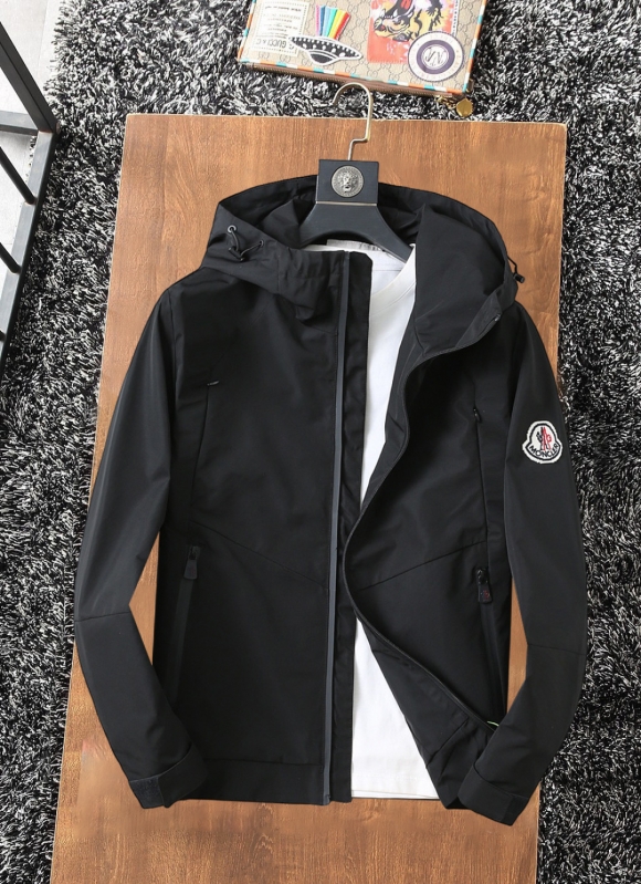 Hoodies & Sweatshirts