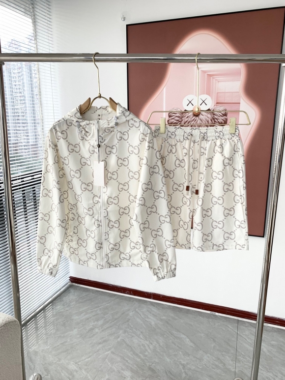 Leisure suit Leisure suit