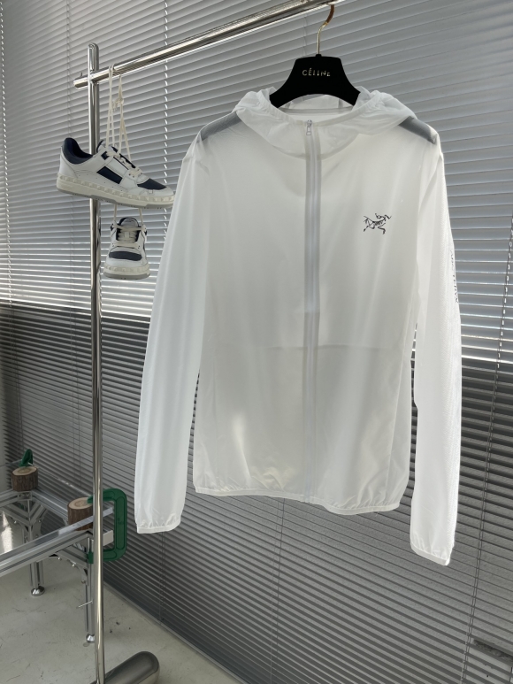 Hoodies & Sweatshirts Hoodies & Sweatshirts