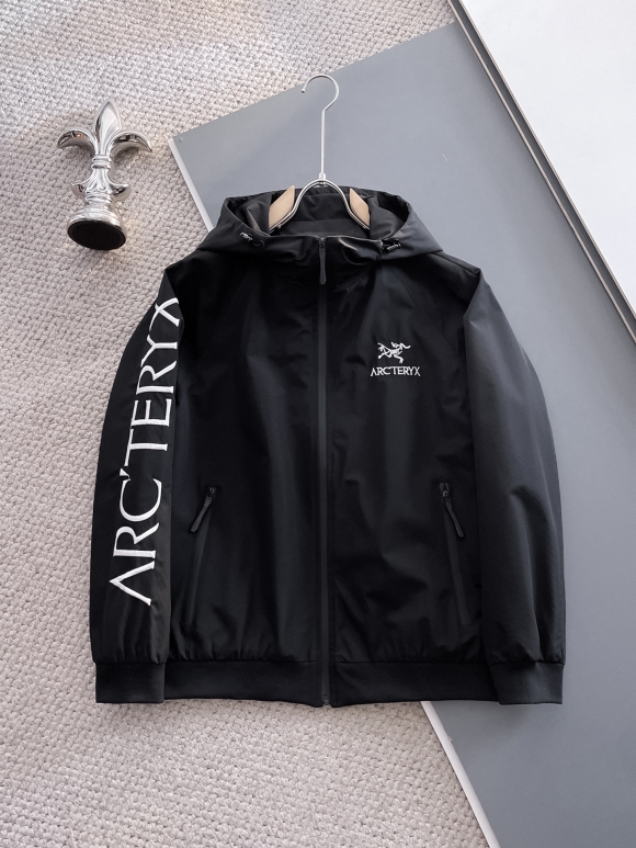 Hoodies & Sweatshirts Hoodies & Sweatshirts