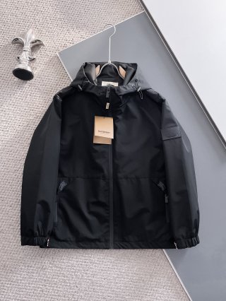 Hoodies & Sweatshirts