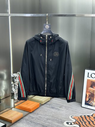 Hoodies & Sweatshirts