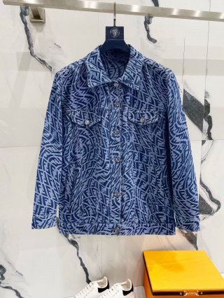 Hoodies & Sweatshirts