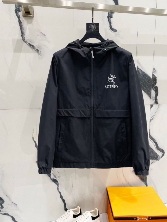 Hoodies & Sweatshirts Hoodies & Sweatshirts