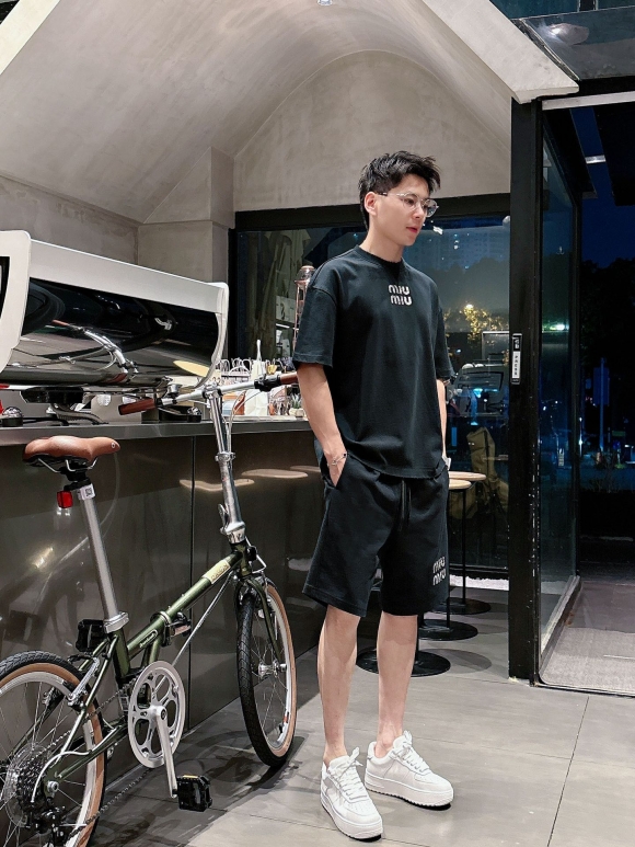 Leisure suit Leisure suit