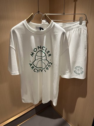 Leisure suit Leisure suit