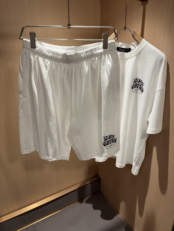 Leisure suit Leisure suit