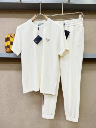 Leisure suit Leisure suit