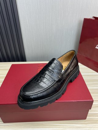 FerragamoSHOES