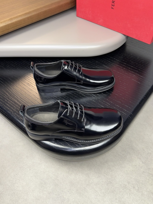 FerragamoSHOES