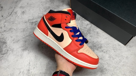 AirJordan1MidSHOES