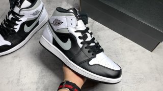 AirJordan1MidSHOES