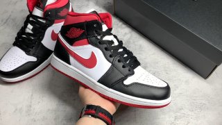 AirJordan1MidSHOES