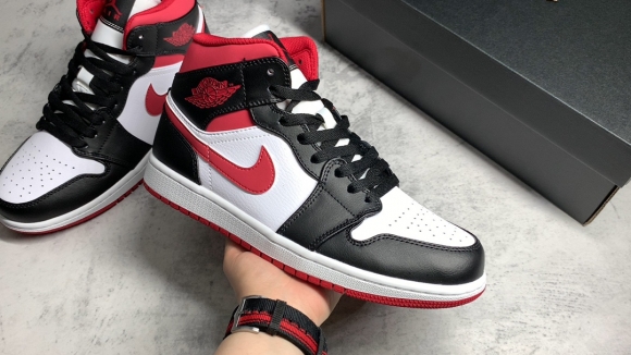 AirJordan1MidSHOES