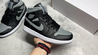AirJordan1MidSHOES