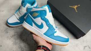 AirJordan1MidSHOES