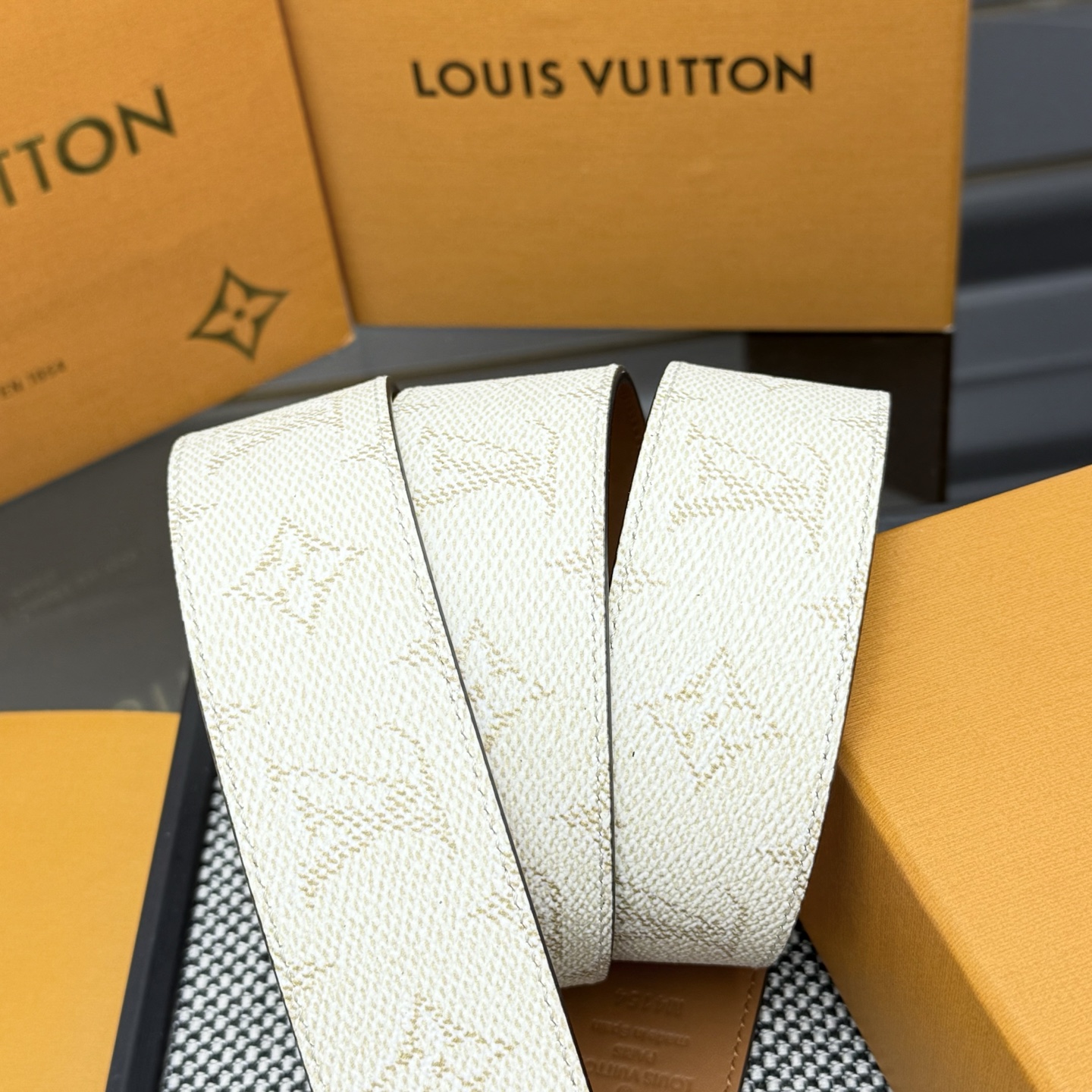 LV-Belts