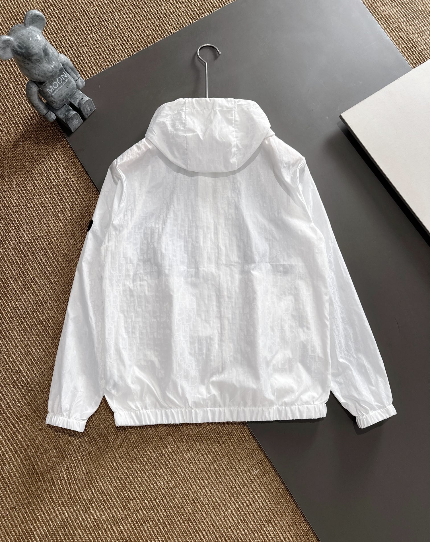 Hoodies & Sweatshirts