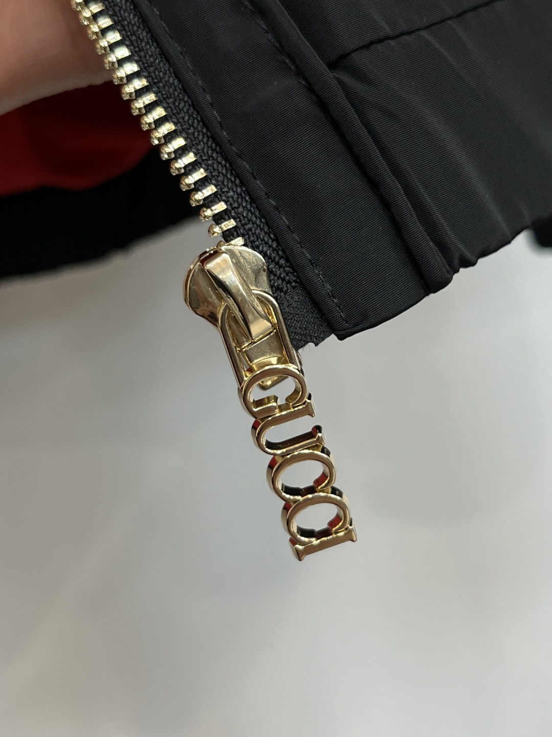 Hoodies & Sweatshirts