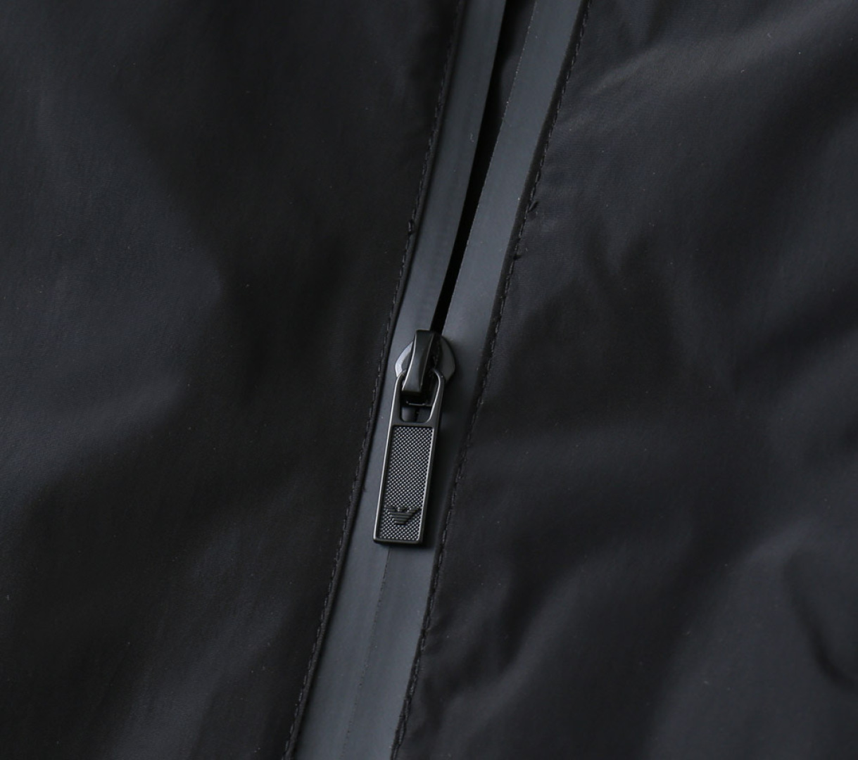 Hoodies & Sweatshirts