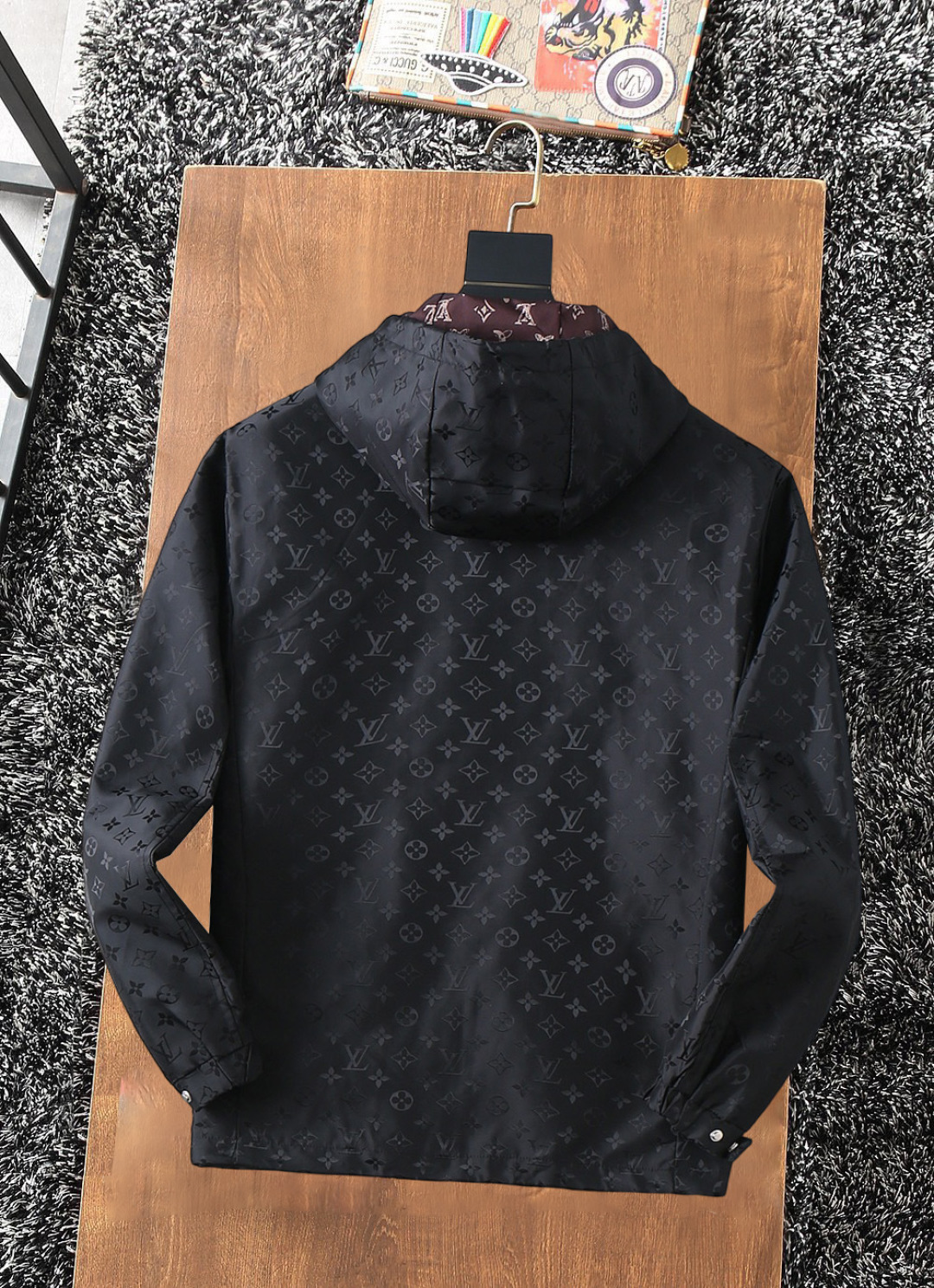 Hoodies & Sweatshirts