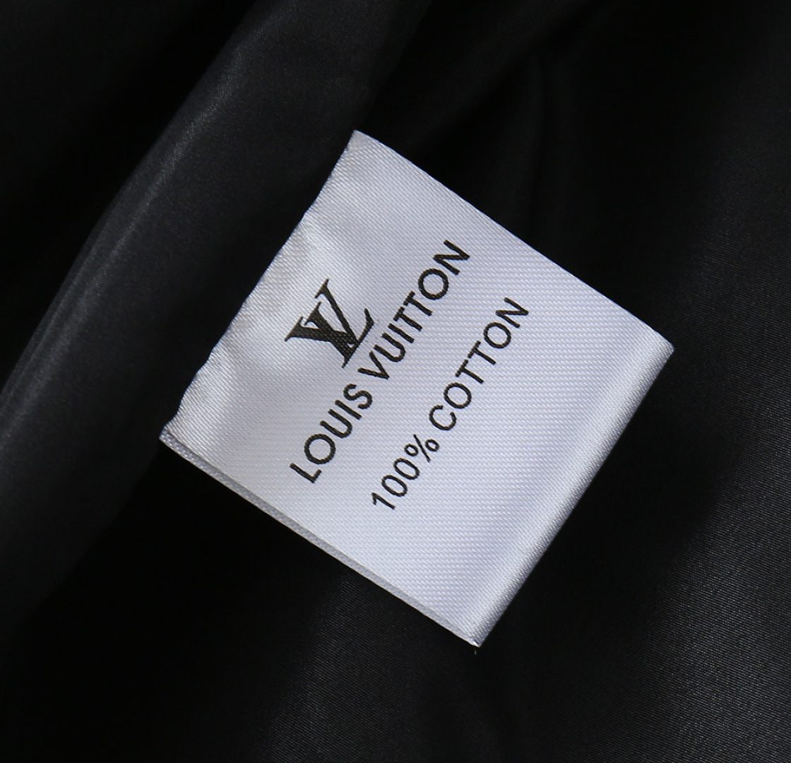 Hoodies & Sweatshirts