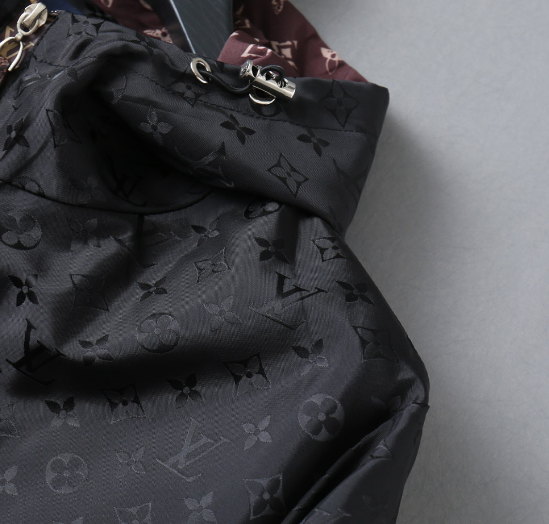 Hoodies & Sweatshirts