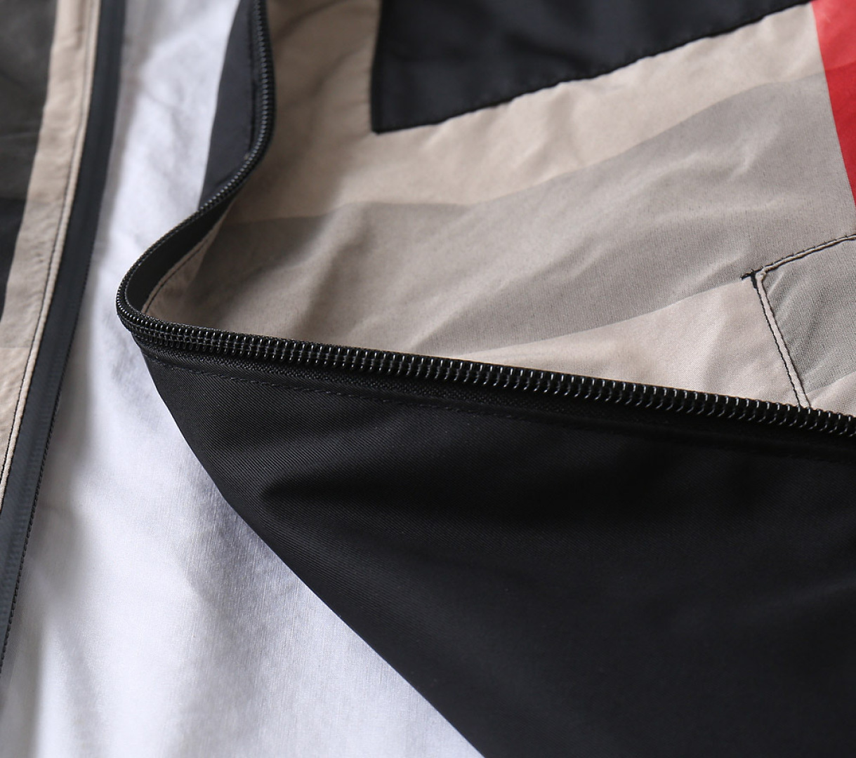 Hoodies & Sweatshirts