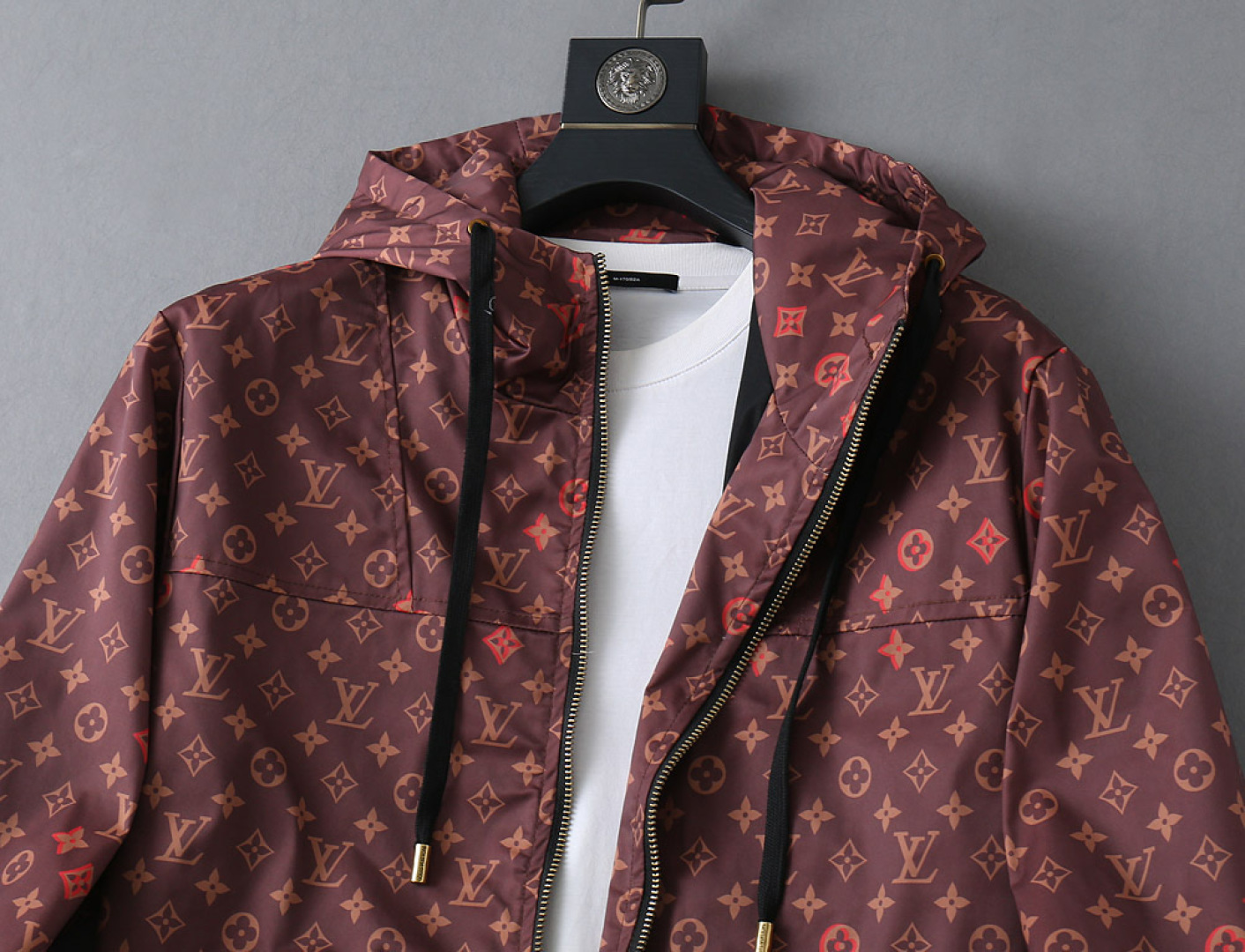 Hoodies & Sweatshirts