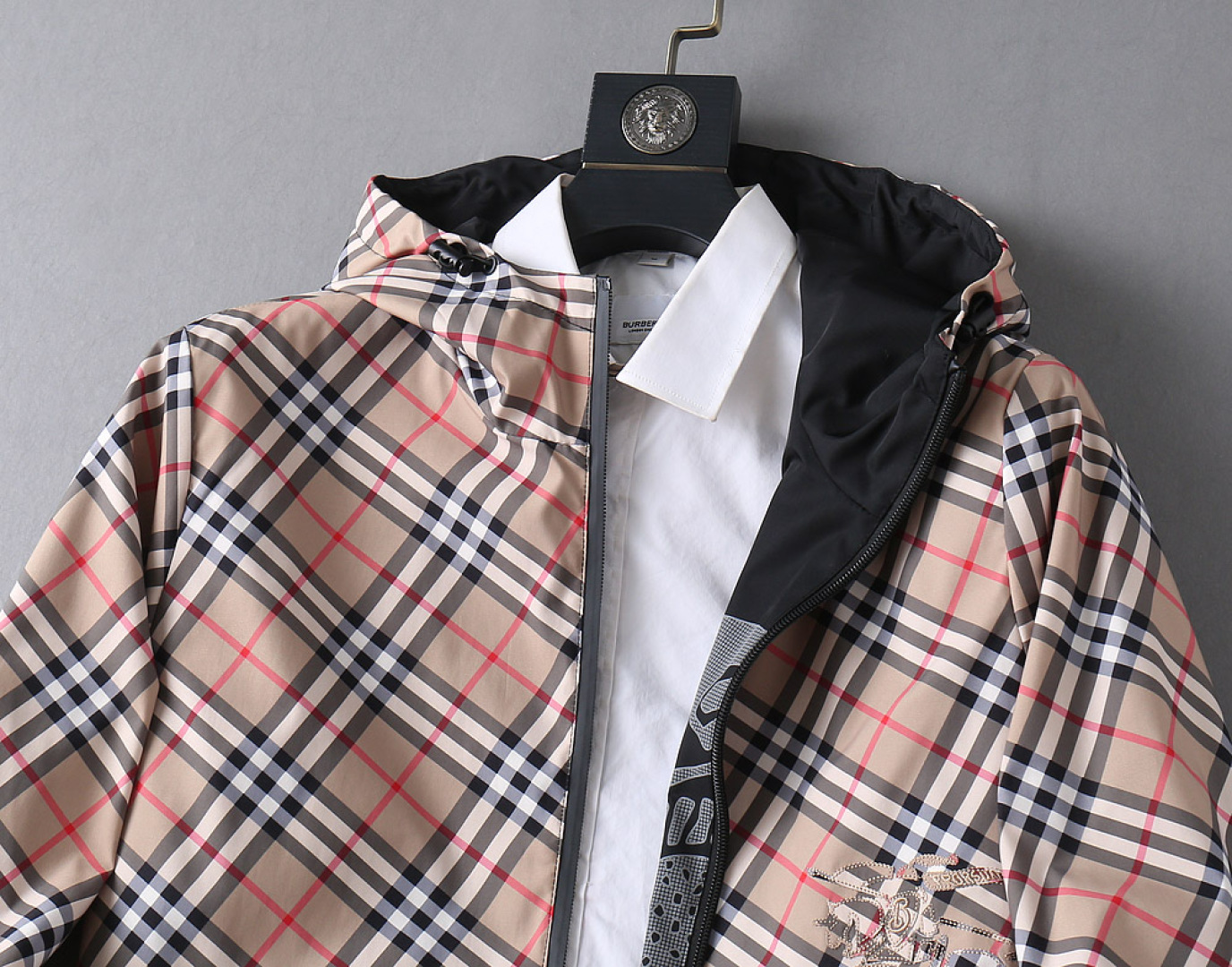 Hoodies & Sweatshirts