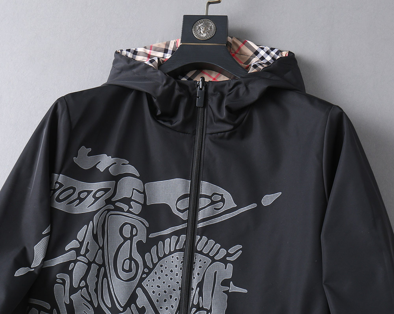 Hoodies & Sweatshirts