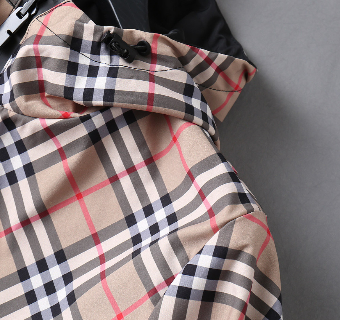 Hoodies & Sweatshirts