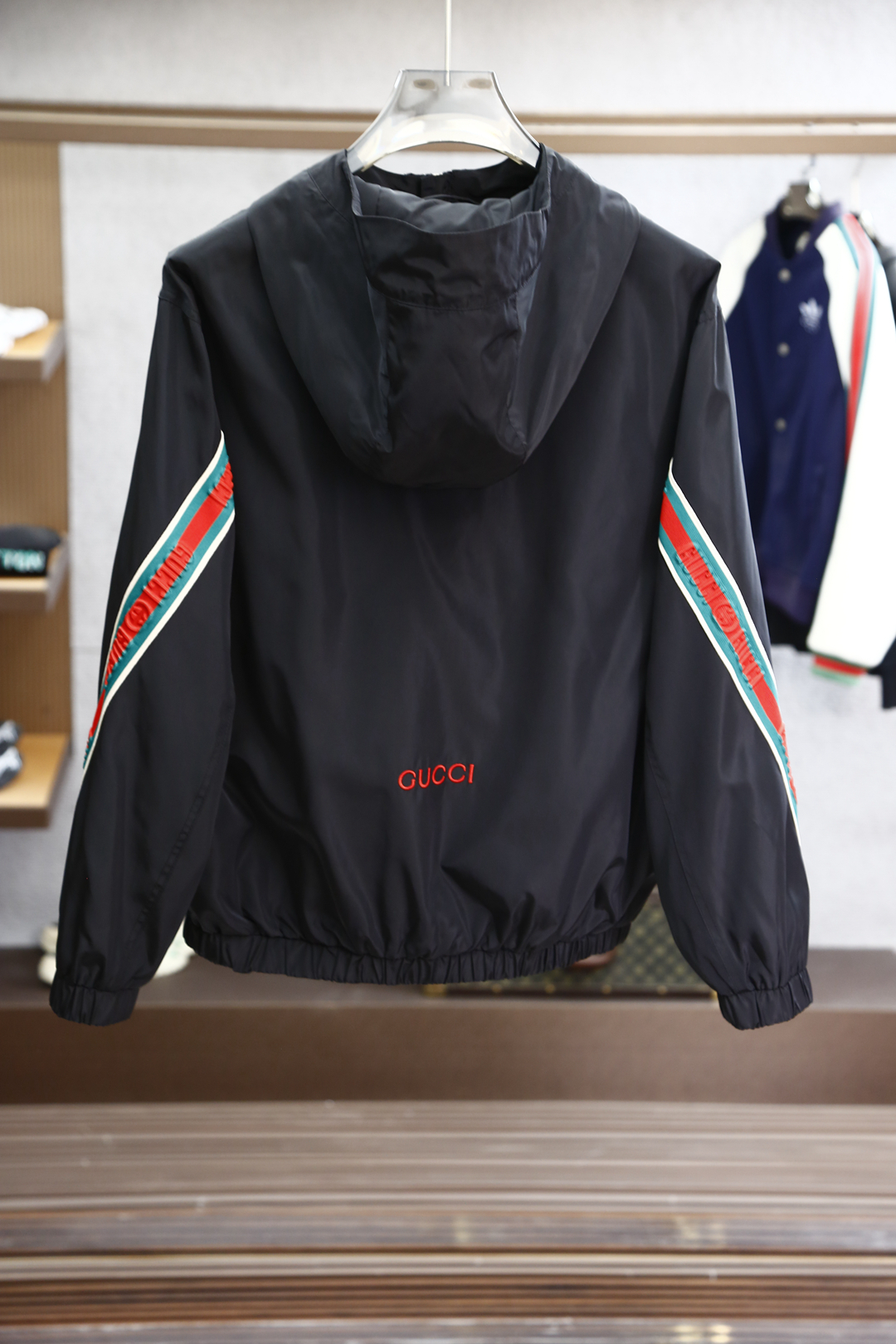 Hoodies & Sweatshirts