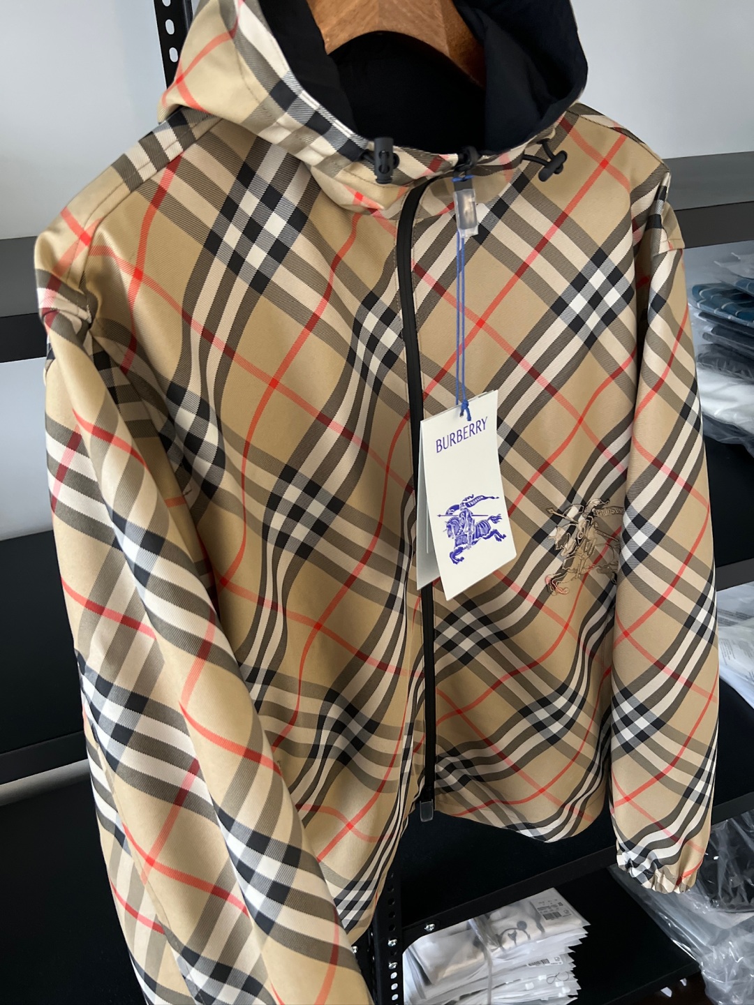 Hoodies & Sweatshirts