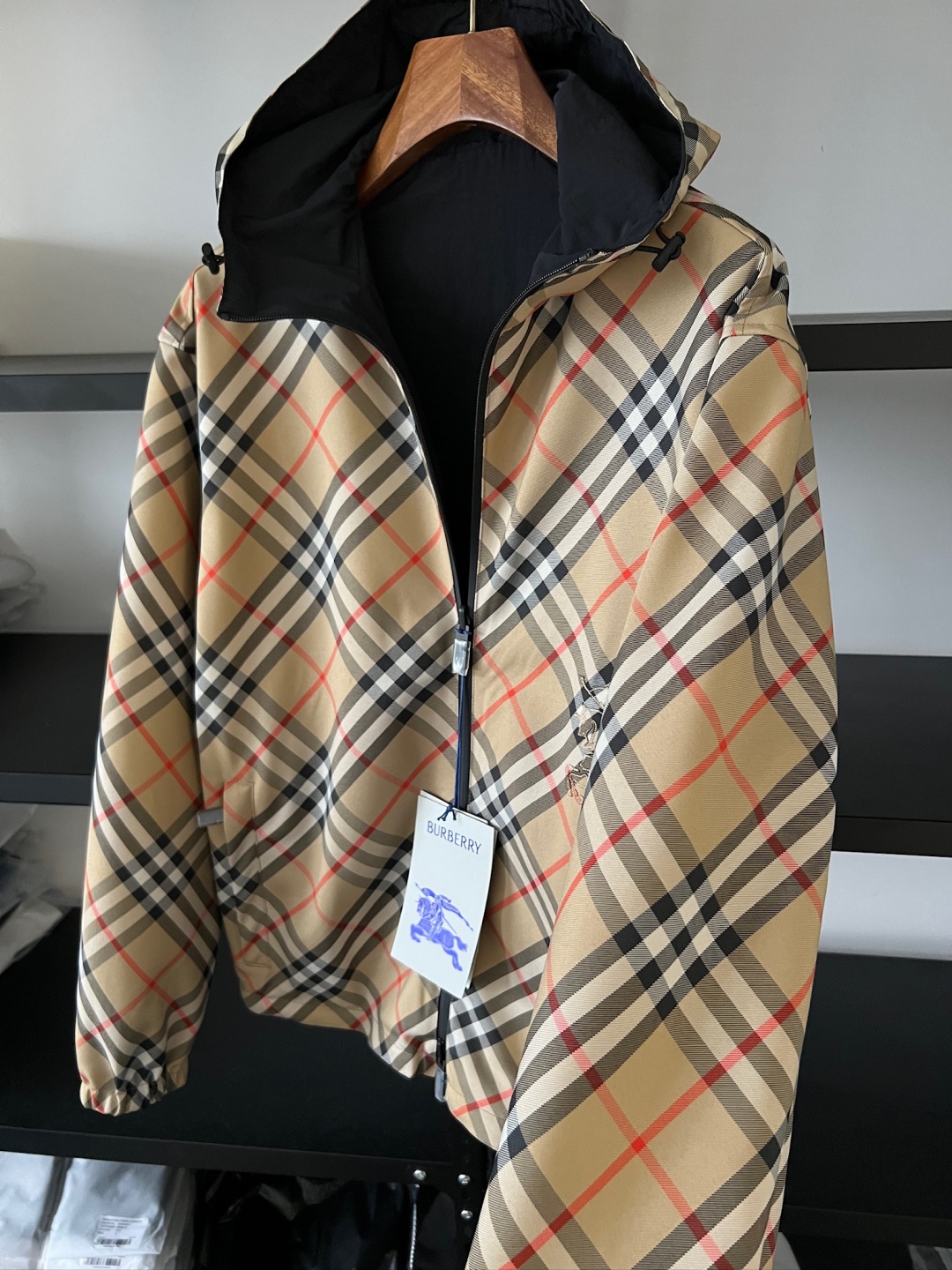 Hoodies & Sweatshirts