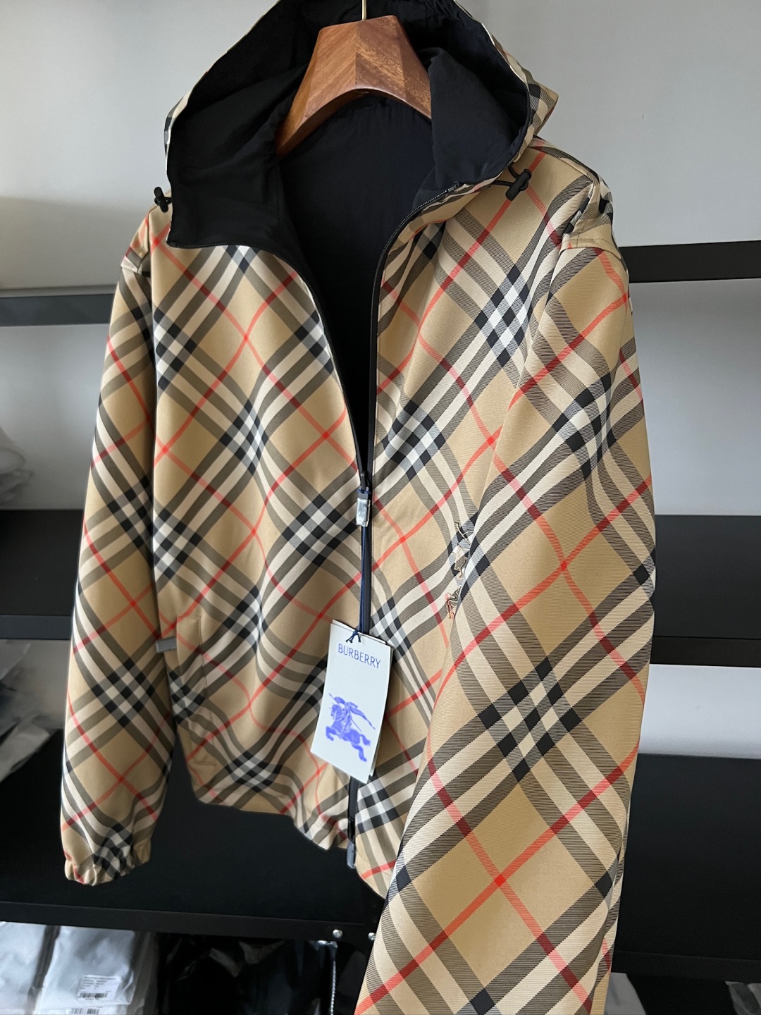 Hoodies & Sweatshirts