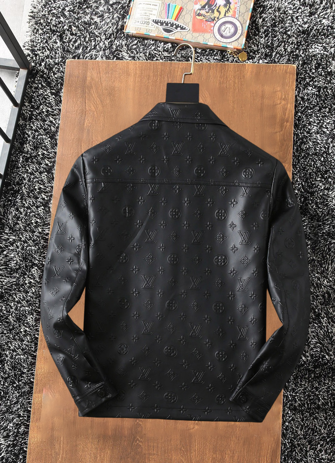 Hoodies & Sweatshirts