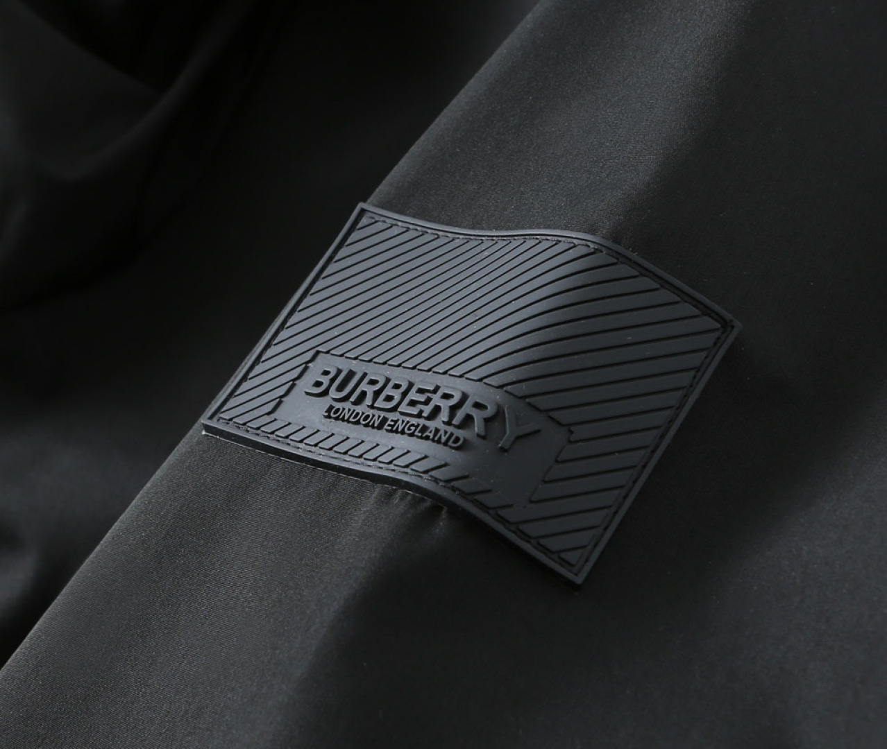 Hoodies & Sweatshirts