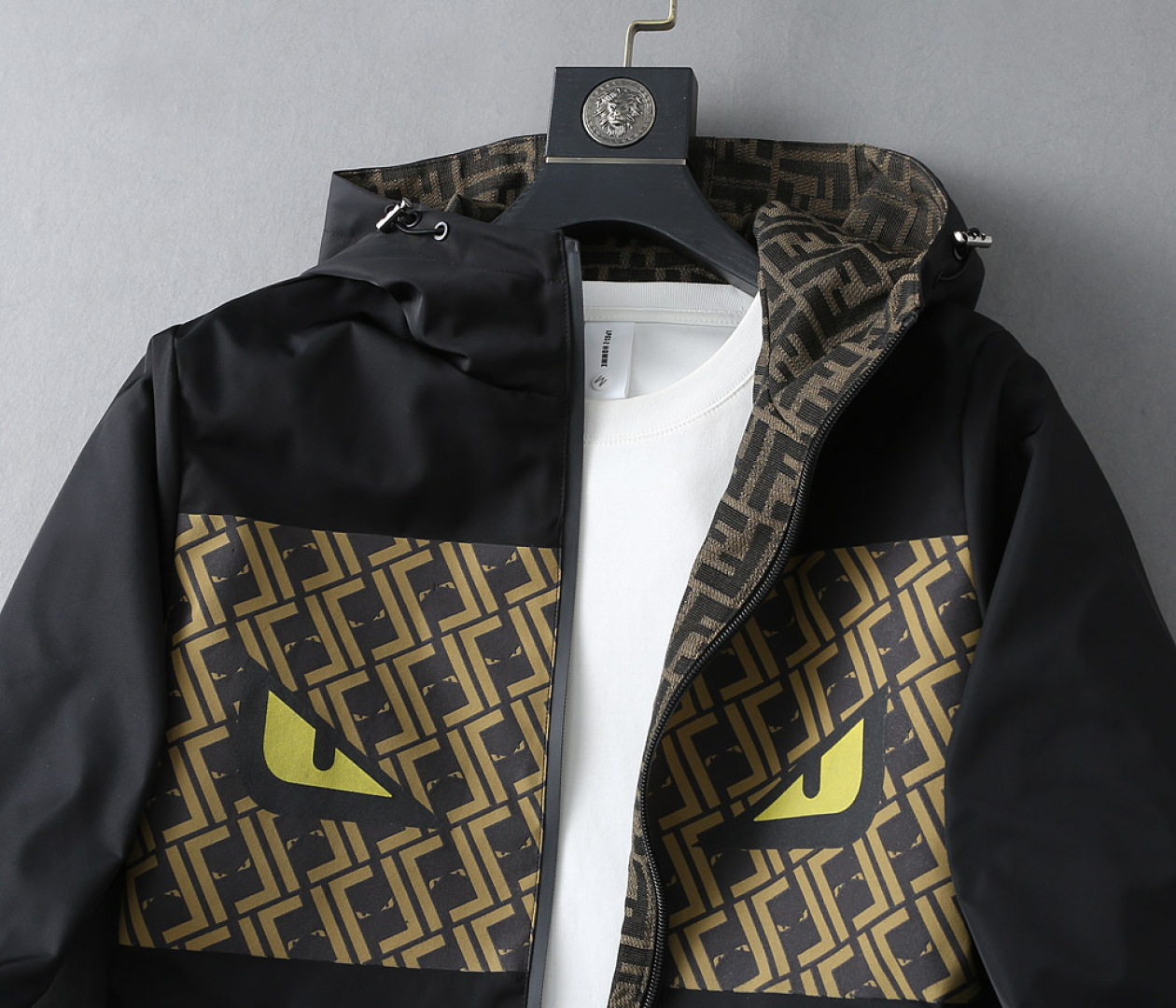 Hoodies & Sweatshirts