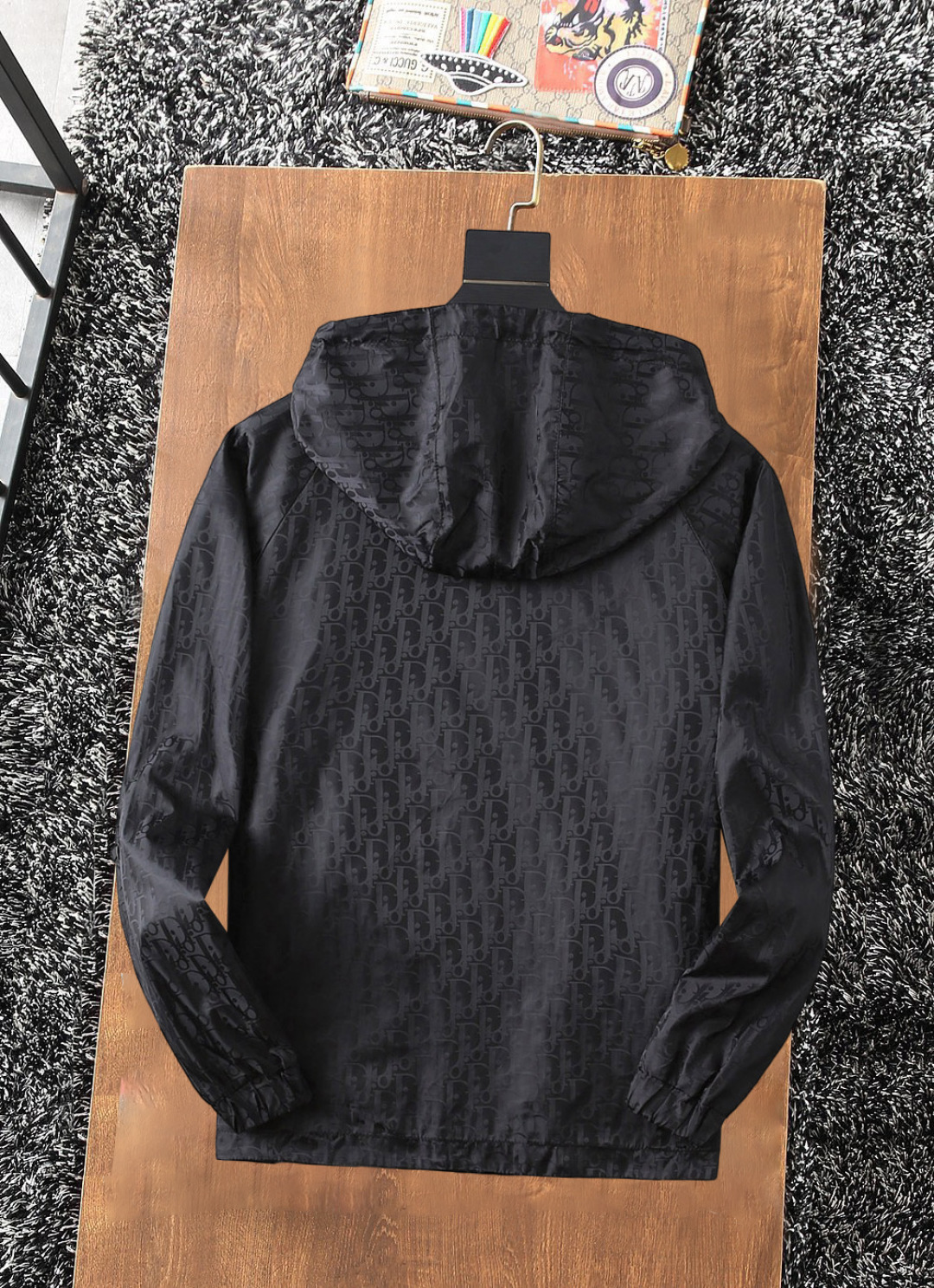 Hoodies & Sweatshirts