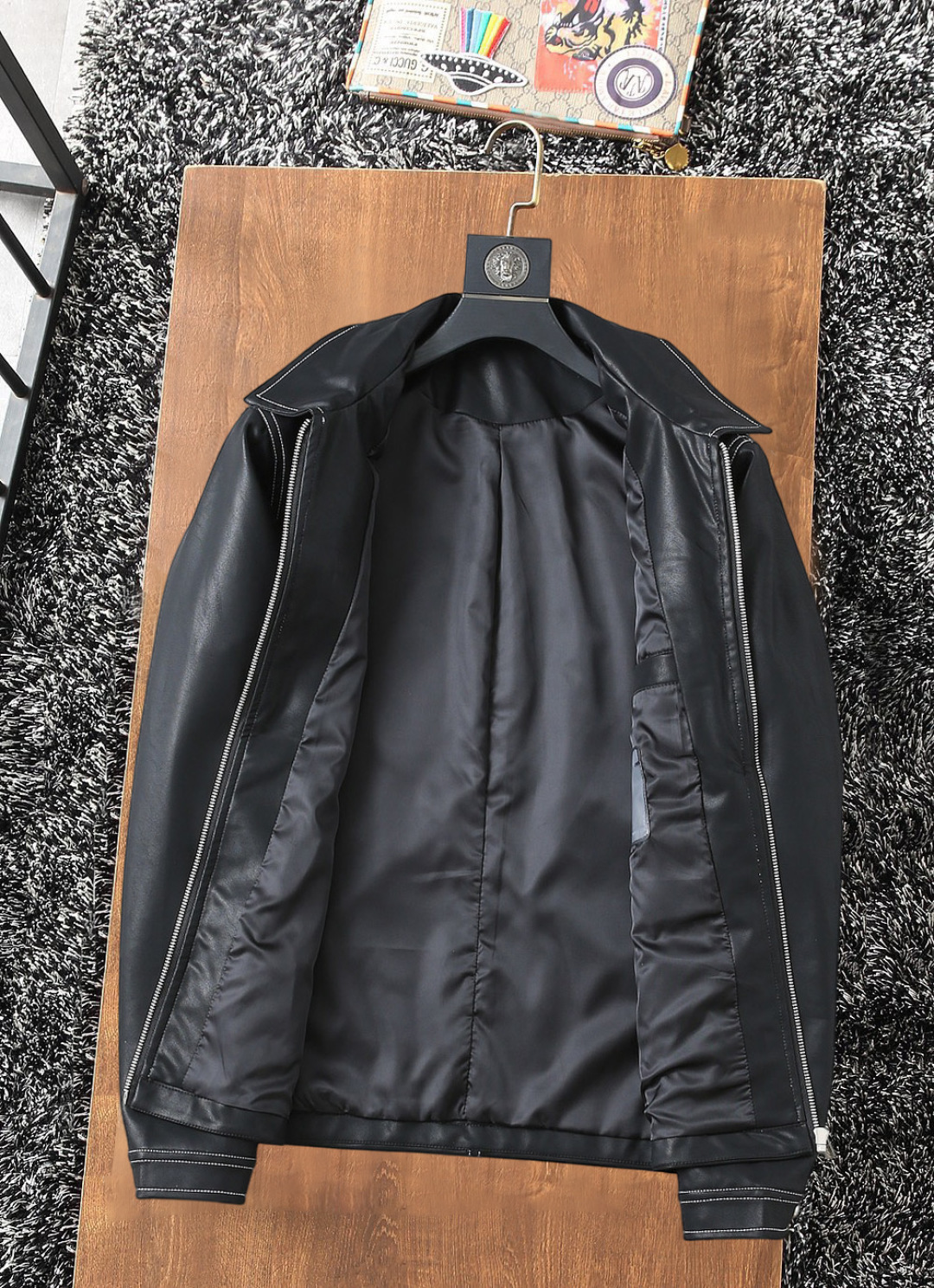 Hoodies & Sweatshirts