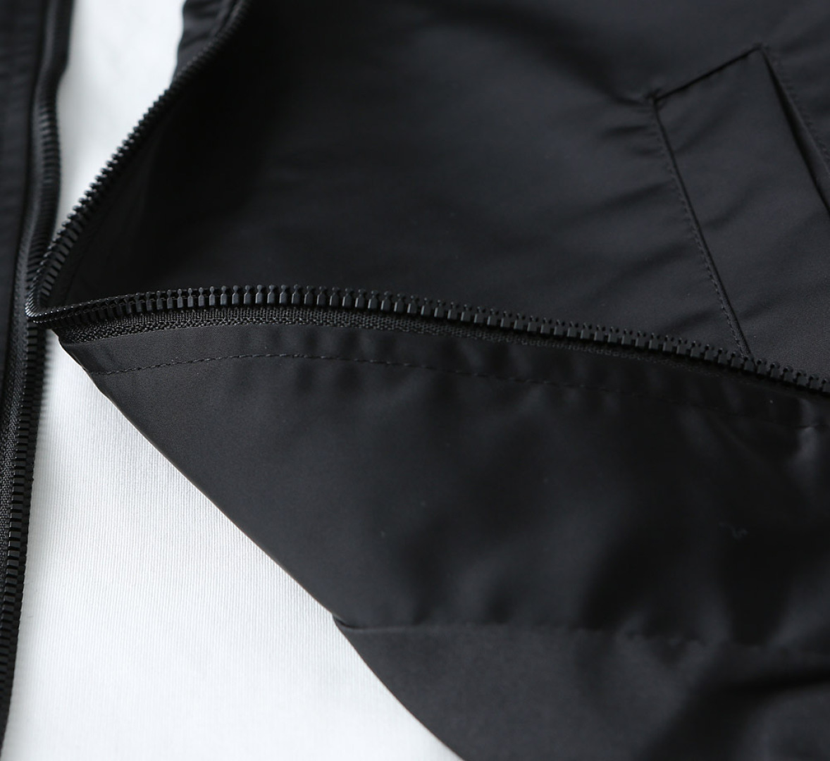 Hoodies & Sweatshirts