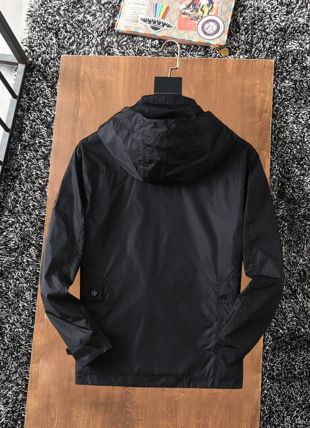 Hoodies & Sweatshirts