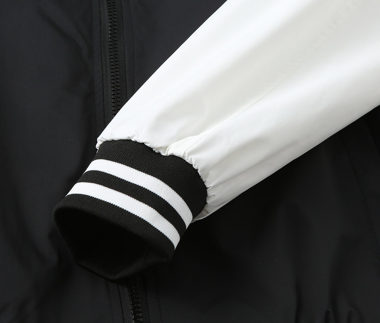 Hoodies & Sweatshirts