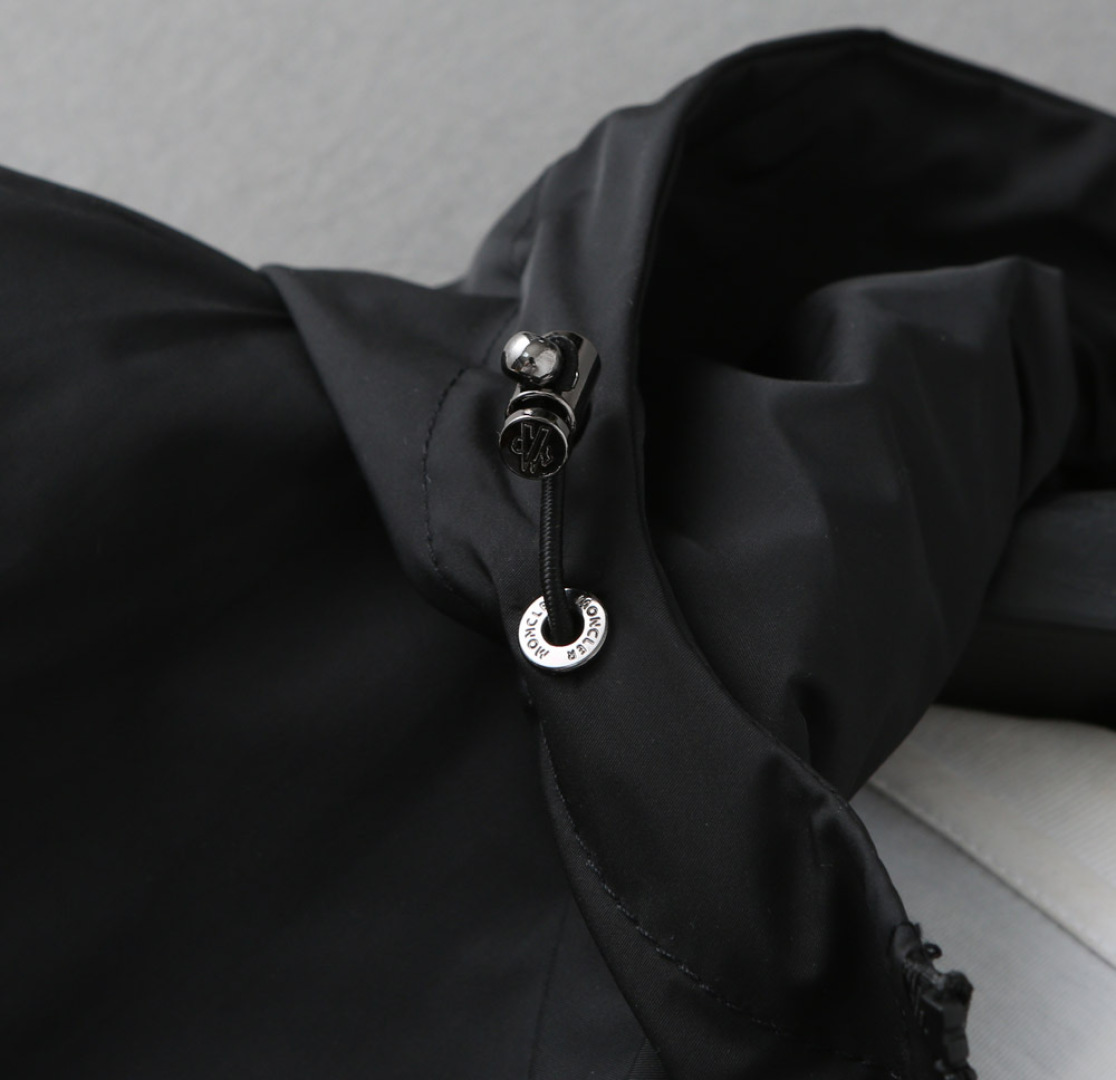 Hoodies & Sweatshirts