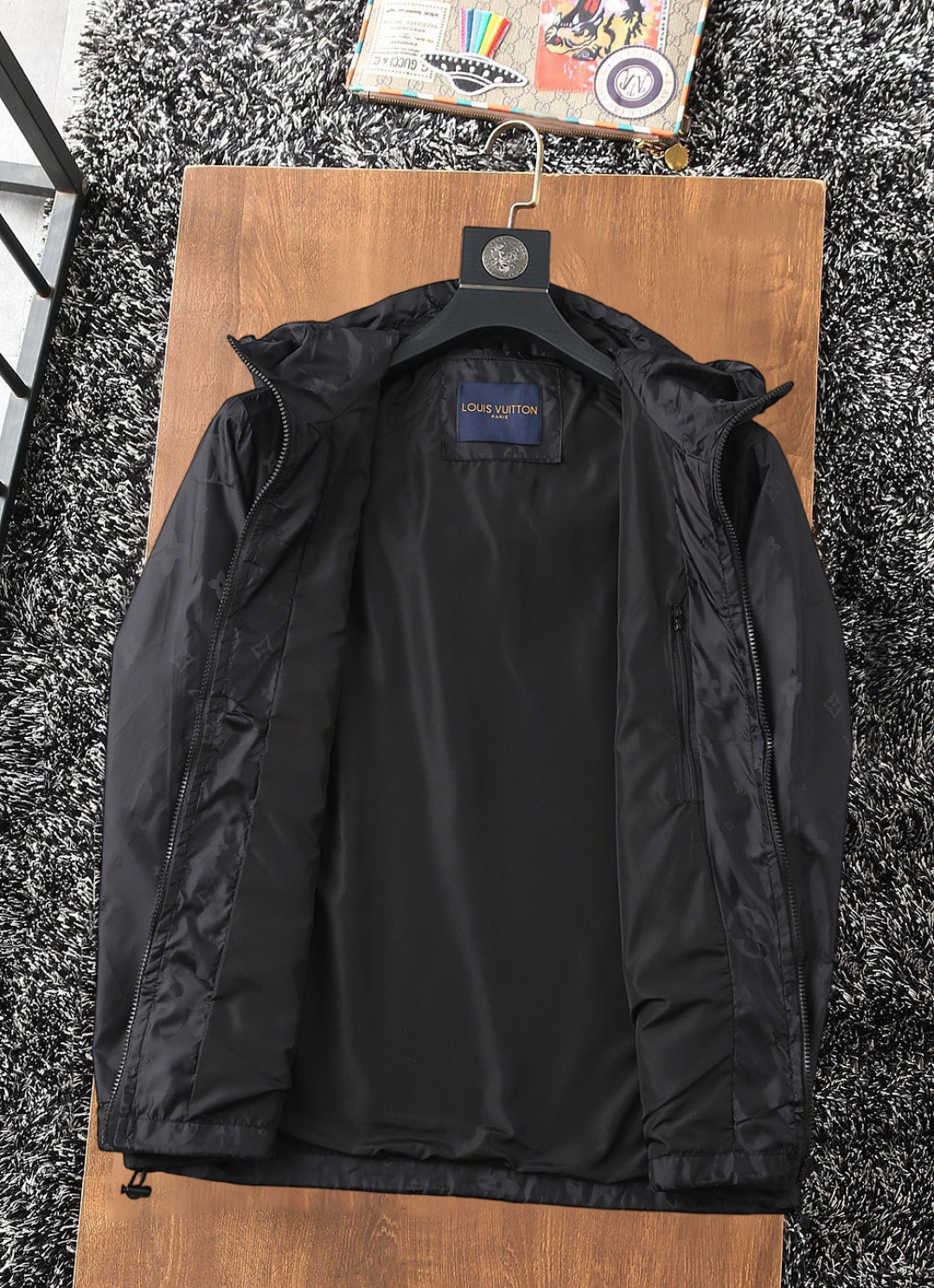 Hoodies & Sweatshirts